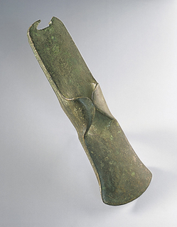 Haches en bronze © Musée Nationale de la Préhistoire